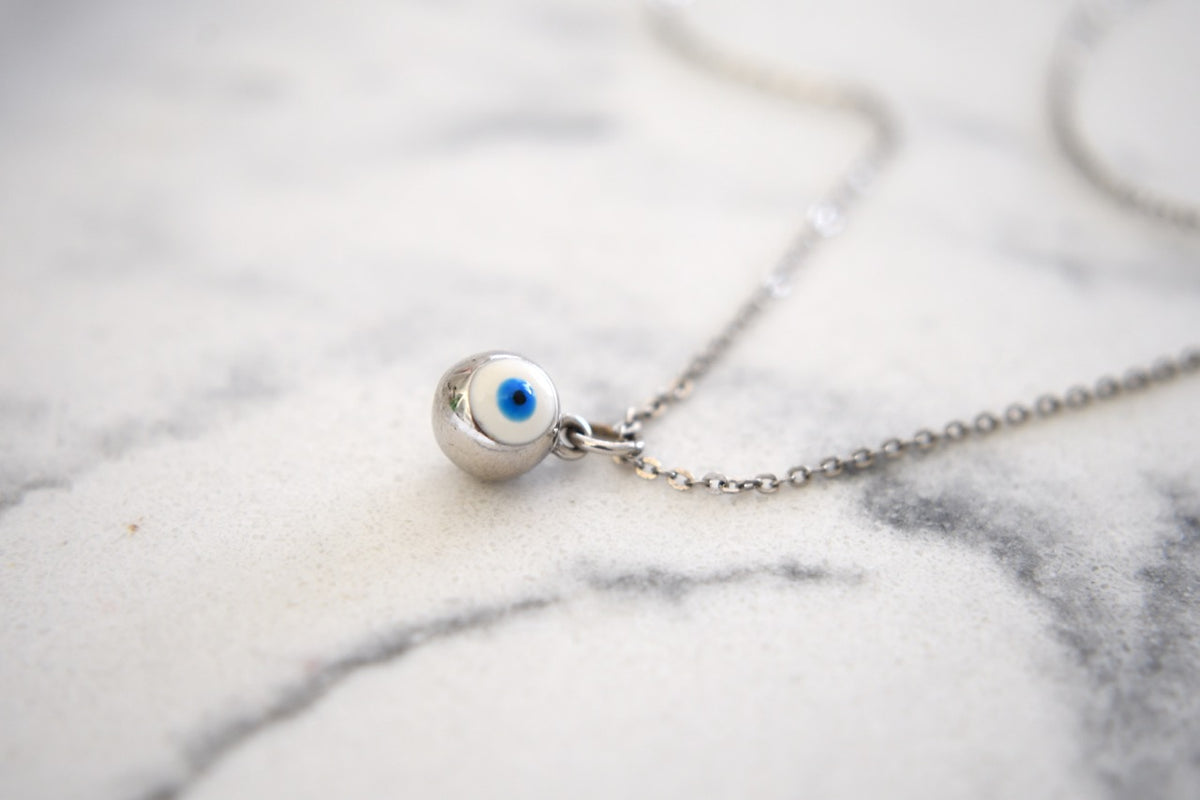 ROUND FILIGREE EVIL EYE PENDANT NECKLACE IN WHITE GOLD - Gold